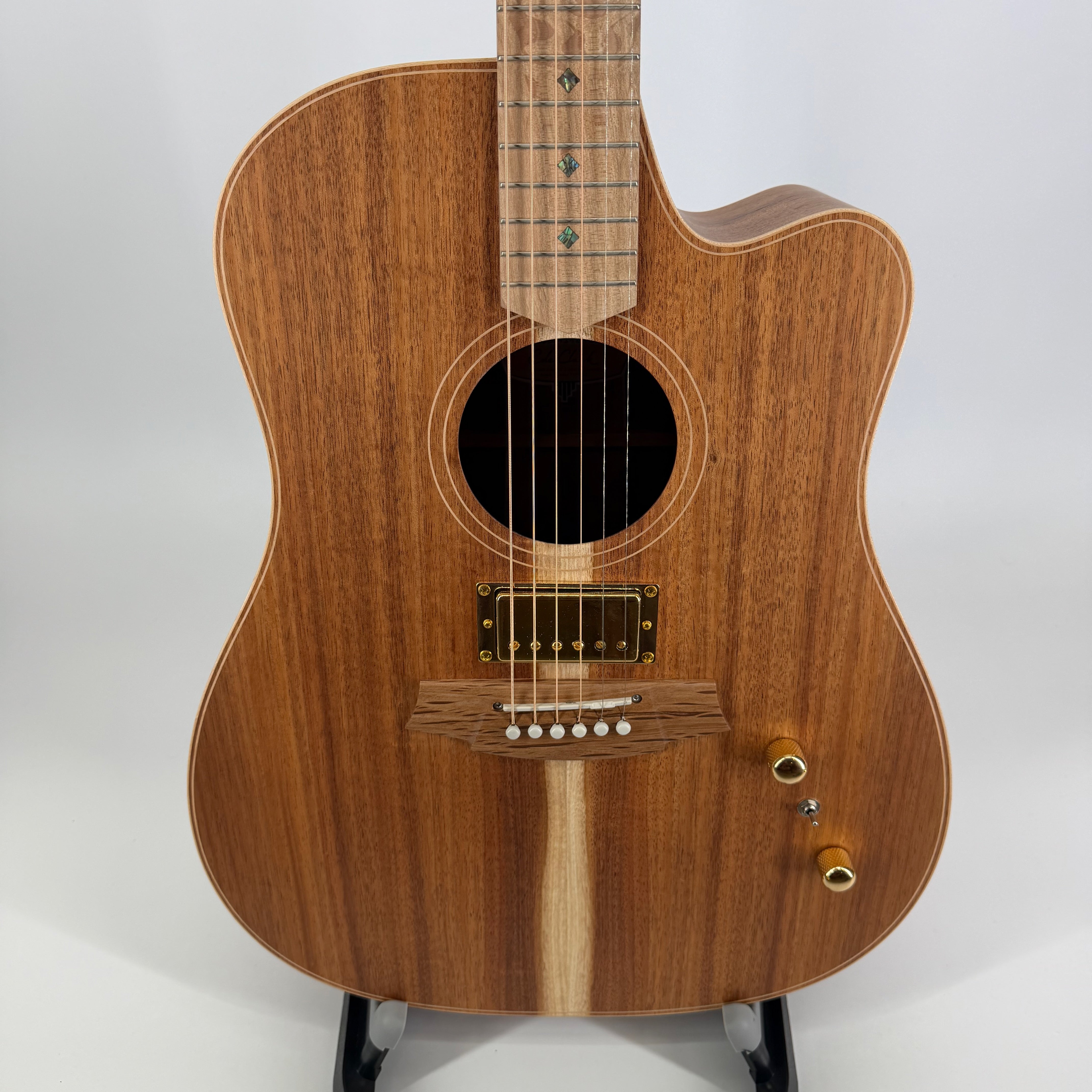 Cole Clark Guitars – Tree Bone Guitars